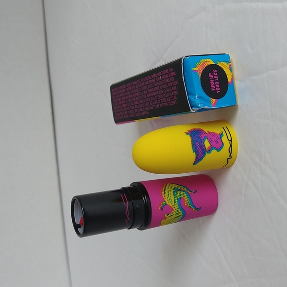 Mac moon masterpiece powder kiss lipstick - Picture 13 of 16